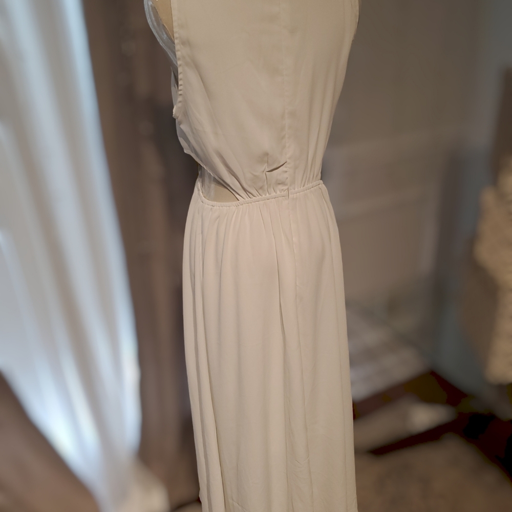 Entro  Sleeveless Cutout Maxi Dress size Medium - Picture 5 of 5
